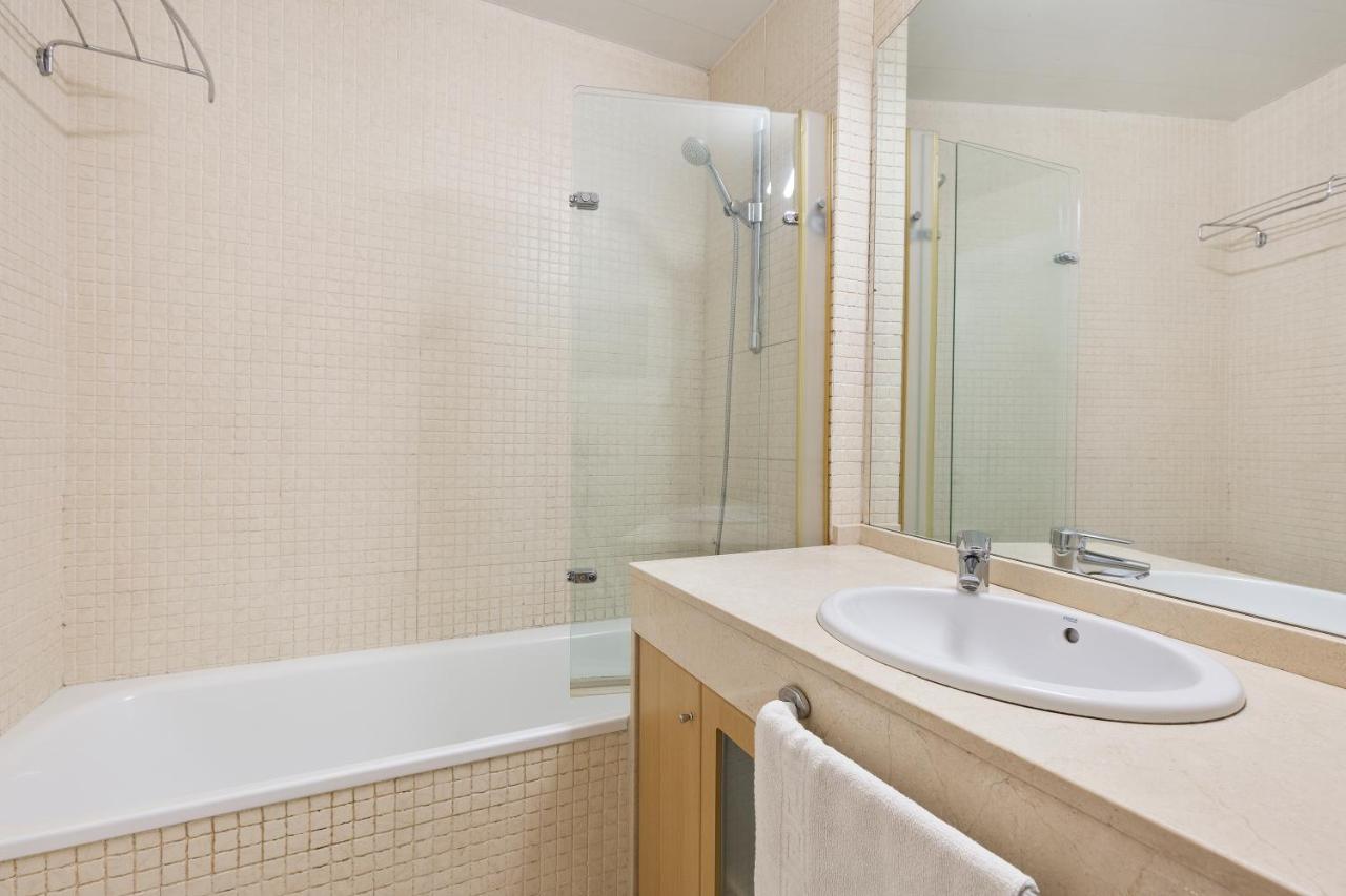 Suites Barcelona Park Gueell Екстериор снимка